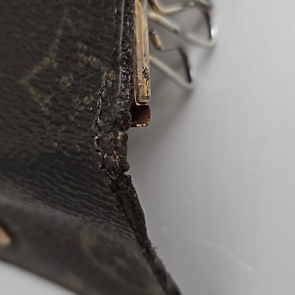 Louis Vuitton 6 Key Holder Monogram *Authentic* - Picture 6 of 17